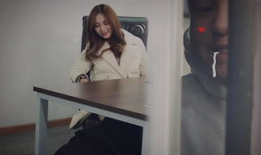 美女脱内衣视频,内衣脱落瞬间引发热议